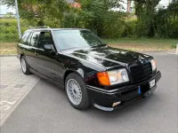 Gebraucht Mercedes 230 132 PS (97 kW) 1989 Schwarz Limousine