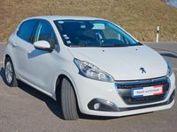Gebraucht Peugeot 208 Allure 110 PS (80 kW) 2019 Weiß Kleinwagen