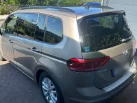 Gebraucht VW Touran Comfortline 150 PS (110 kW) 2017 Gold Van / Kleinbus