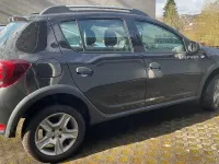 Gebraucht Dacia Sandero Prestige 90 PS (66 kW) 2017 Schwarz Kleinwagen