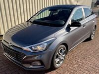 Gebraucht Hyundai i20 Advantage 101 PS (74 kW) 2020 Grau Kleinwagen