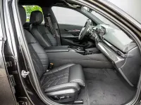 Neu BMW 550e Sport Line 489 PS (359 kW) 2026 Sophistograu brillanteffekt Kombi