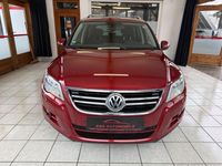 Gebraucht VW Tiguan Team 140 PS (102 kW) 2011 Rot SUV