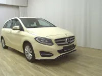 Gebraucht Mercedes B180 Style 109 PS (80 kW) 2016 Hellelfenbein unilack Van / Kleinbus