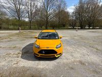 Gebraucht Ford Focus ST 250 PS (183 kW) 2014 Gelb Limousine
