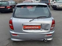 Gebraucht Daihatsu Sirion 102 PS (75 kW) 2003 Silber Kleinwagen