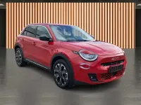 Gebraucht Fiat 600 La Prima 101 PS (74 kW) 2025 Rot SUV