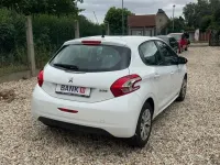 Gebraucht Peugeot 208 Active 82 PS (60 kW) 2012 Weiß Kleinwagen