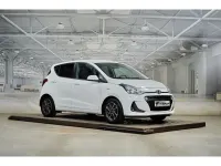 Gebraucht Hyundai i10 Trend 87 PS (63 kW) 2017 Weiß Kleinwagen