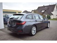 gebraucht BMW 320 320 d Touring*1.Hd.*Leder*LED*Navi*el.Heckkl.