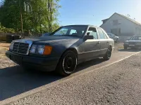 Gebraucht Mercedes E260 160 PS (117 kW) 1988 Grau Limousine