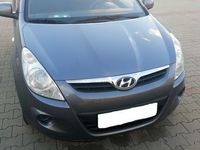 Gebraucht Hyundai i20 Comfort 105 PS (77 kW) 2009 Grau metallic Limousine