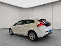 Gebraucht Volvo V40 Kinetic 122 PS (89 kW) 2017 Weiss Limousine