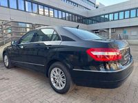 Gebraucht Mercedes E220 Elegance 170 PS (125 kW) 2012 Schwarz Limousine