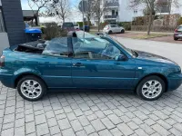 Occasion VW Golf Classicline 116 ch (85 kW) 2002 Bleue Cabriolet