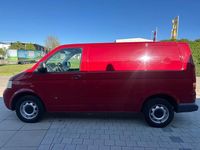 Second-hand VW Transporter 105 CP (77 kW) 2005 Roșu Van