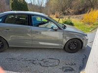 Gebraucht Audi A3 116 PS (85 kW) 2019 Grau Limousine