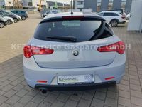 Gebraucht Alfa Romeo Giulietta Veloce 120 PS (88 kW) 2015 Silber Limousine