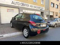 Gebraucht Peugeot 208 Active 68 PS (50 kW) 2017 Schwarz Kleinwagen