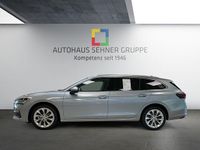 Gebraucht Skoda Superb Selection 150 PS (110 kW) 2025 Aluminiumsilber met. (silber) (silber) Kombi