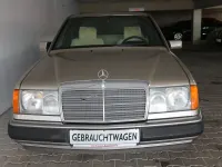 Gebraucht Mercedes E250 90 PS (66 kW) 1991 Gold Limousine