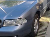 Second-hand Audi A4 105 CP (77 kW) 2000 Gri Break