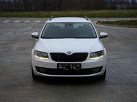Gebraucht Skoda Octavia Elegance 150 PS (110 kW) 2014 Weiß Kleinwagen