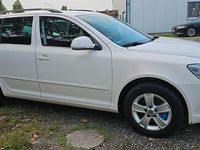 Gebraucht Skoda Octavia Ambiente 160 PS (117 kW) 2011 Weiß Kombi