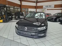 Gebraucht VW Passat Business 150 PS (110 kW) 2022 Schwarz Kombi