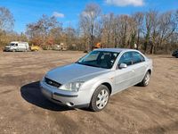 Gebraucht Ford Mondeo 125 PS (91 kW) 2001 Silber Limousine