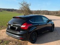 Gebraucht Ford Focus Champions Edition 105 PS (77 kW) 2012 Schwarz Kleinwagen