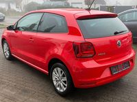 Gebraucht VW Polo LOUNGE 75 PS (55 kW) 2015 Rot Limousine