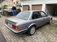 Gebraucht BMW 320 Basis 175 PS (128 kW) 1987 Grau Limousine