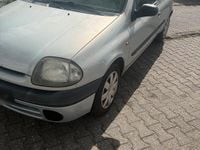 Gebraucht Renault Clio II 59 PS (43 kW) 1999 Silber Limousine