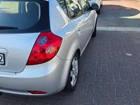 Używany Kia Ceed 109 KM (80 kW) 2008 Szary Hatchback