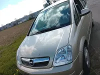 Usata Opel Meriva 90 CV (66 kW) 2010 Oro Monovolume