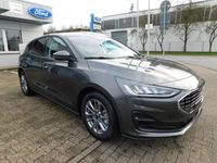 Neu Ford Focus Titanium 116 PS (85 kW) 2026 Grau Limousine