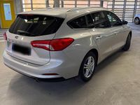 Używany Ford Focus 120 KM (88 kW) 2020 Srebrny Kombi