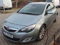 Gebraucht Opel Astra Innovation 110 PS (80 kW) 2012 Silbersee/perl silber (m2) Kleinwagen