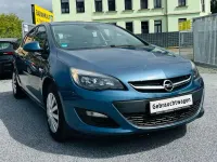 Gebraucht Opel Astra Edition 120 PS (88 kW) 2015 Azur blau (m2) Kleinwagen