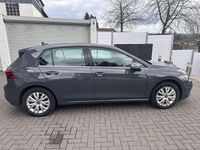 Gebraucht VW Golf VIII Style 150 PS (110 kW) 2021 Grau Limousine