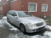 Gebraucht Mercedes E220 150 PS (110 kW) 2003 Silber Kombi