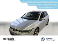 Second-hand VW Golf VIII Active 131 CP (96 kW) 2022 Argintiu Berlinǎ