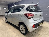 Gebraucht Hyundai i10 Classic 69 PS (50 kW) 2018 Silber Kleinwagen
