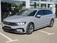 Gebraucht VW Passat R-line 150 PS (110 kW) 2022 Grau Kombi