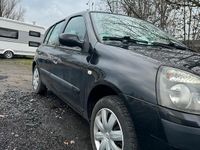 Gebraucht Renault Clio II 75 PS (55 kW) 2003 Schwarz Kleinwagen