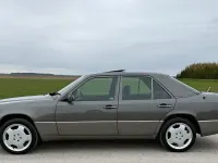 Gebraucht Mercedes E250 90 PS (66 kW) 1991 Braun Limousine