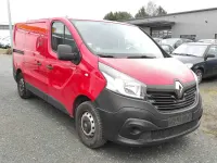Usata Renault Trafic 90 CV (66 kW) 2014 Rosso Monovolume