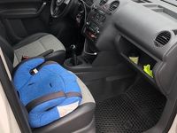 Second-hand VW Caddy 102 CP (75 kW) 2012 Alb Monovolum