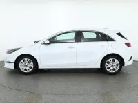 Gebraucht Kia Ceed Vision 160 PS (117 kW) 2023 Cararraweiss Kleinwagen